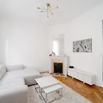 Joli Appartement Tour Eiffel 2 Chambres & Balcon
