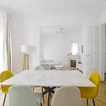 Joli Appartement Tour Eiffel 2 Chambres & Balcon