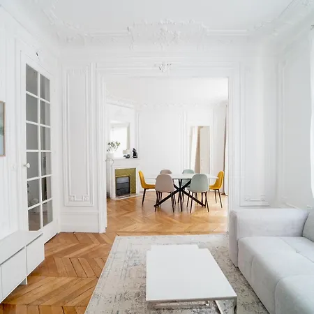 Appartamento Joli Tour Eiffel 2 & Balcon *