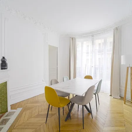 Appartamento Joli Tour Eiffel 2 & Balcon